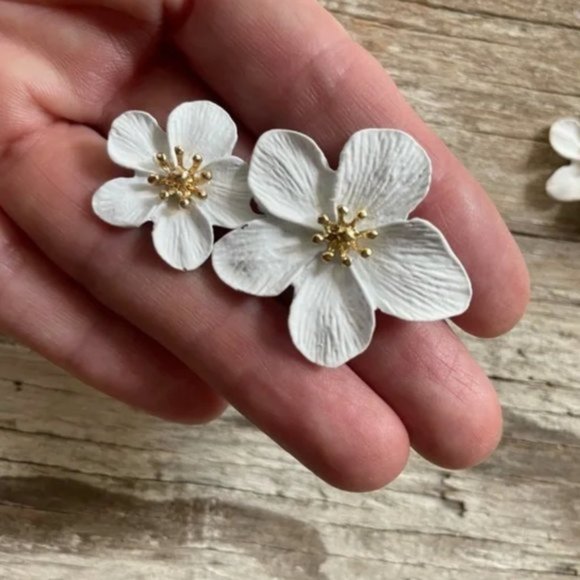 Anthro Blossom Earrings in Narcissus - Picture 3 of 4